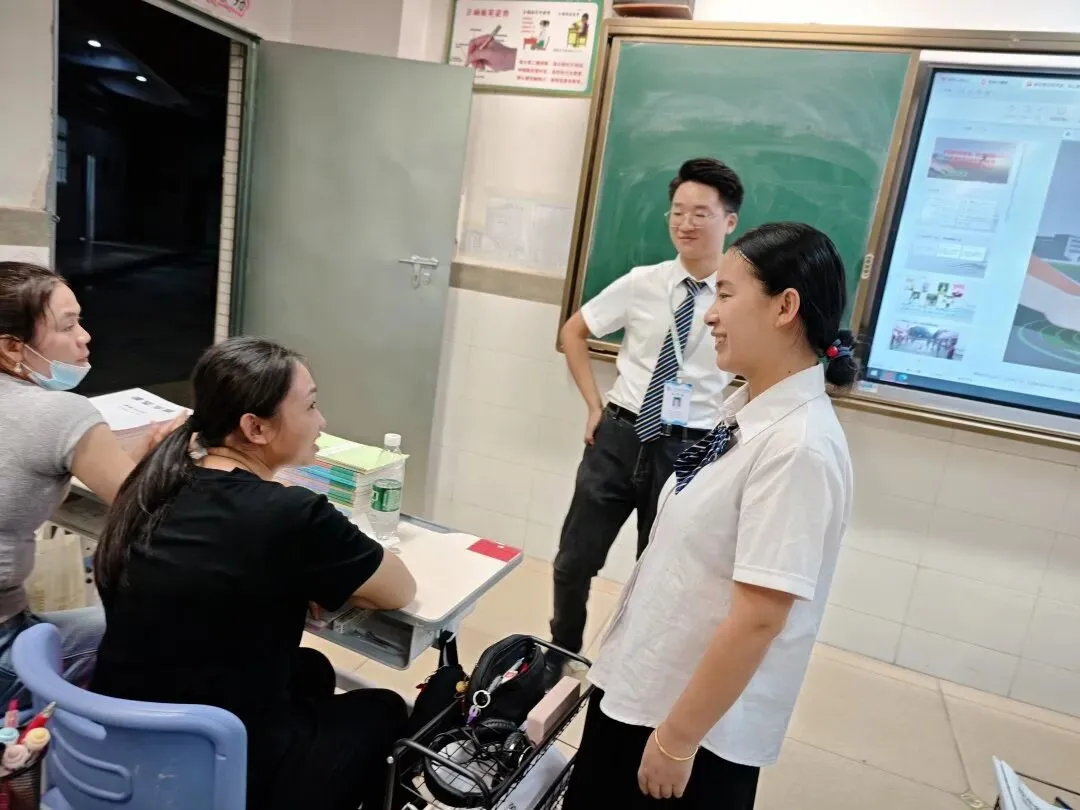 中考,拼的不只是孩子! ——官湖学校2027届初三中考备考全面启幕:孩子努力、家长陪伴、学校坚守-第41张图片-四季读书网