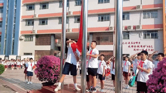 中考,拼的不只是孩子! ——官湖学校2027届初三中考备考全面启幕:孩子努力、家长陪伴、学校坚守-第68张图片-四季读书网