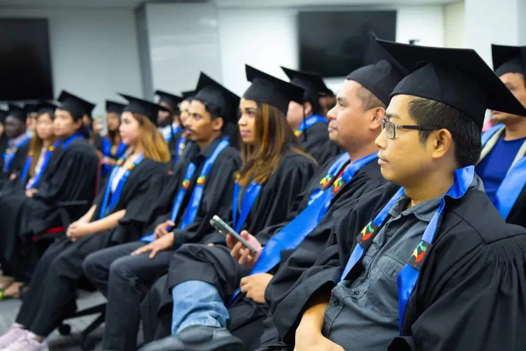 高考学生的最佳选择!一年10万人民币读美国正规大学,含吃住学,美国奖学金项目招收高三及高中毕业生!-第1张图片-四季读书网 高考学生的最佳选择!一年10万人民币读美国正规大学,含吃住学,美国奖学金项目招收高三及高中毕业生!-第1张图片-四季读书网