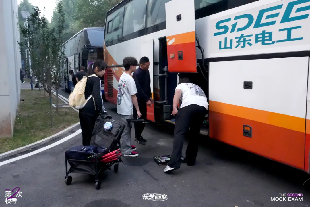 乐艺画室2026第二次模拟考试纪实-第7张图片-四季读书网 乐艺画室2026第二次模拟考试纪实-第7张图片-四季读书网