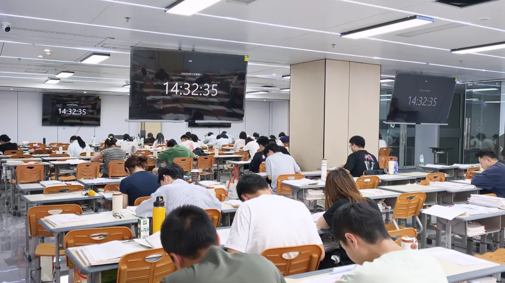 现场直击 | 星辰公考月度模考大赛今日开考!全真考场,验证实力!-第6张图片-四季读书网 现场直击 | 星辰公考月度模考大赛今日开考!全真考场,验证实力!-第6张图片-四季读书网