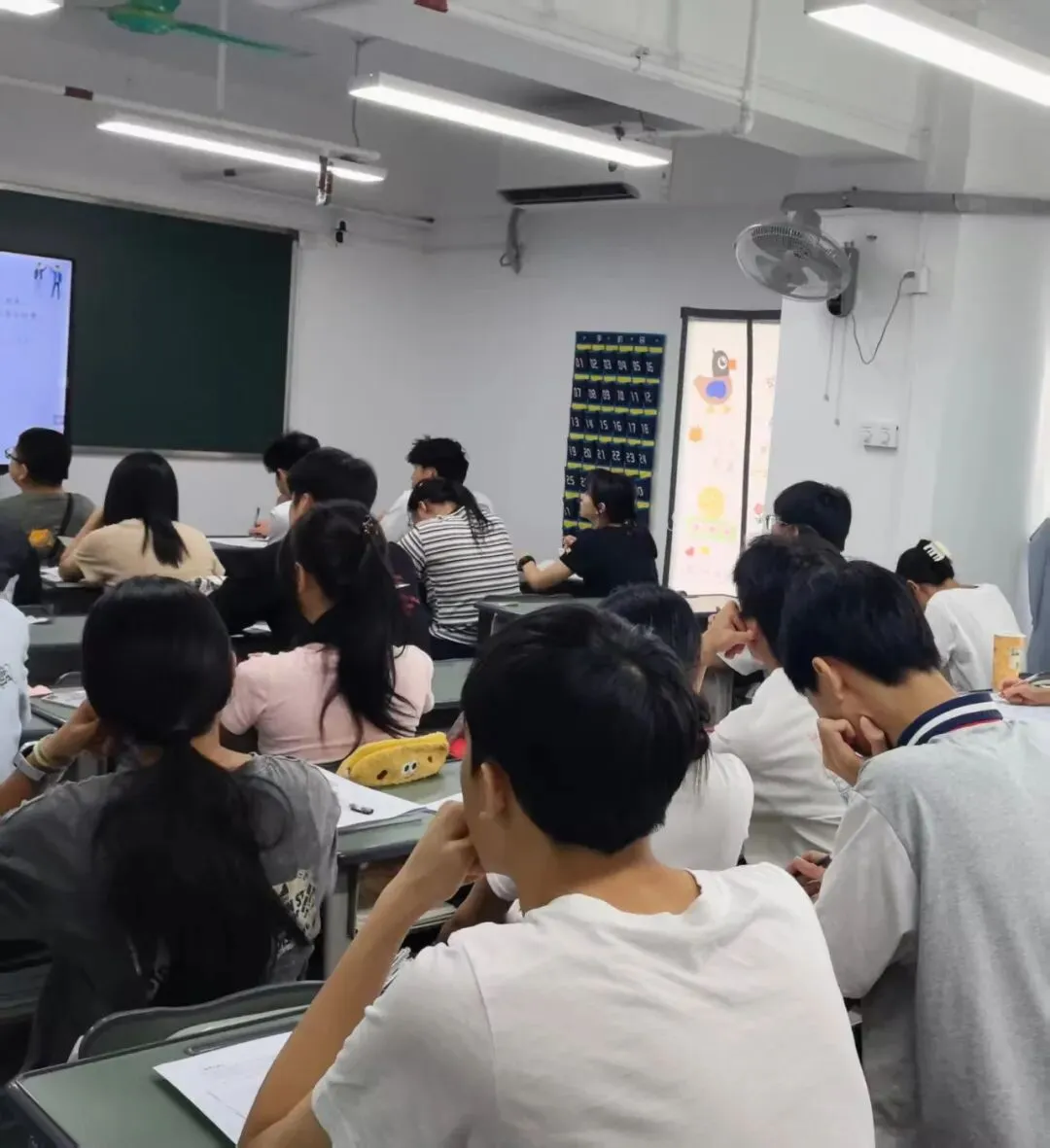 职中一二年级|高职高考10月周末班(周日上课)广州天河岗顶校区,地铁直达,可试听了解~-第9张图片-四季读书网 职中一二年级|高职高考10月周末班(周日上课)广州天河岗顶校区,地铁直达,可试听了解~-第9张图片-四季读书网