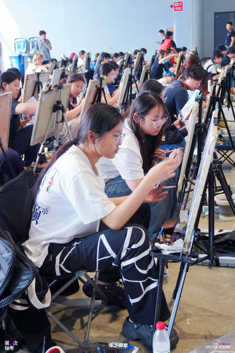 乐艺画室2026第二次模拟考试纪实-第23张图片-四季读书网 乐艺画室2026第二次模拟考试纪实-第23张图片-四季读书网