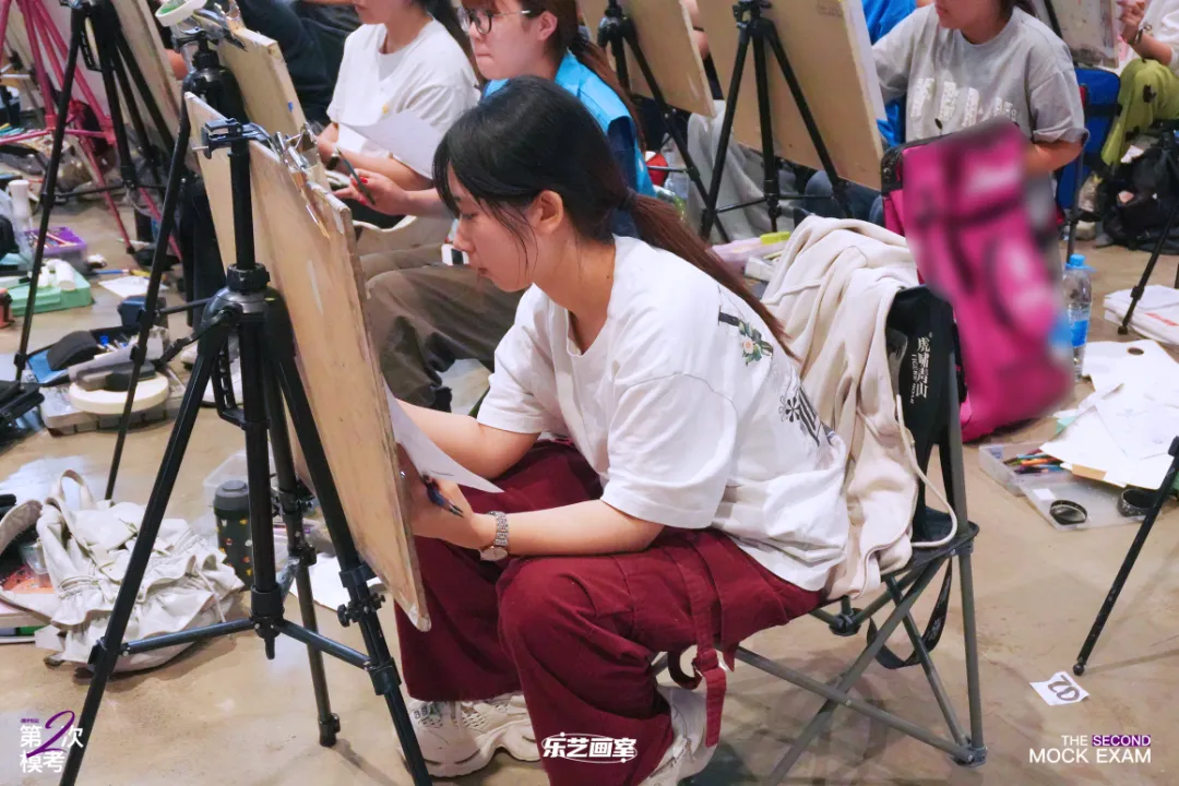 乐艺画室2026第二次模拟考试纪实-第26张图片-四季读书网 乐艺画室2026第二次模拟考试纪实-第26张图片-四季读书网