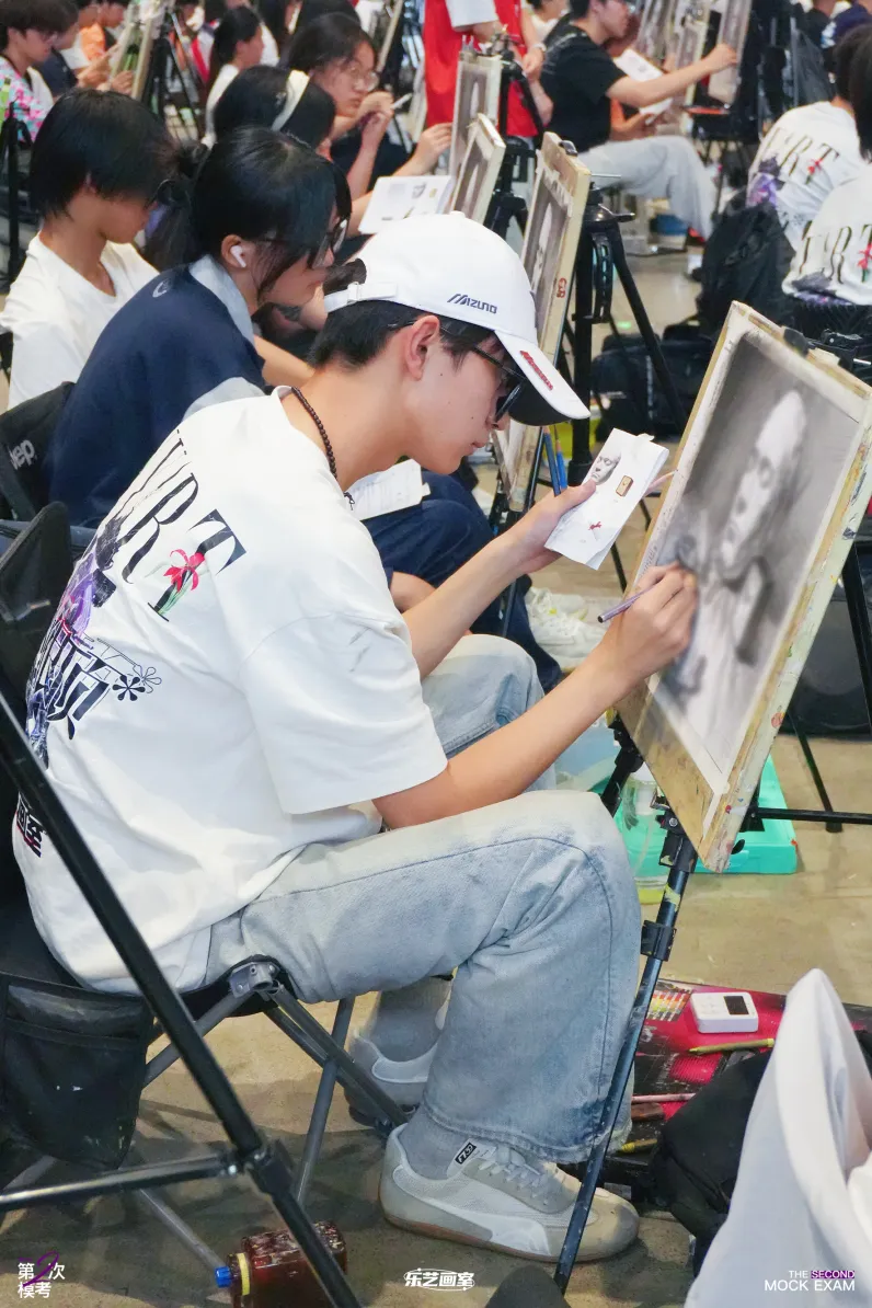 乐艺画室2026第二次模拟考试纪实-第32张图片-四季读书网 乐艺画室2026第二次模拟考试纪实-第32张图片-四季读书网