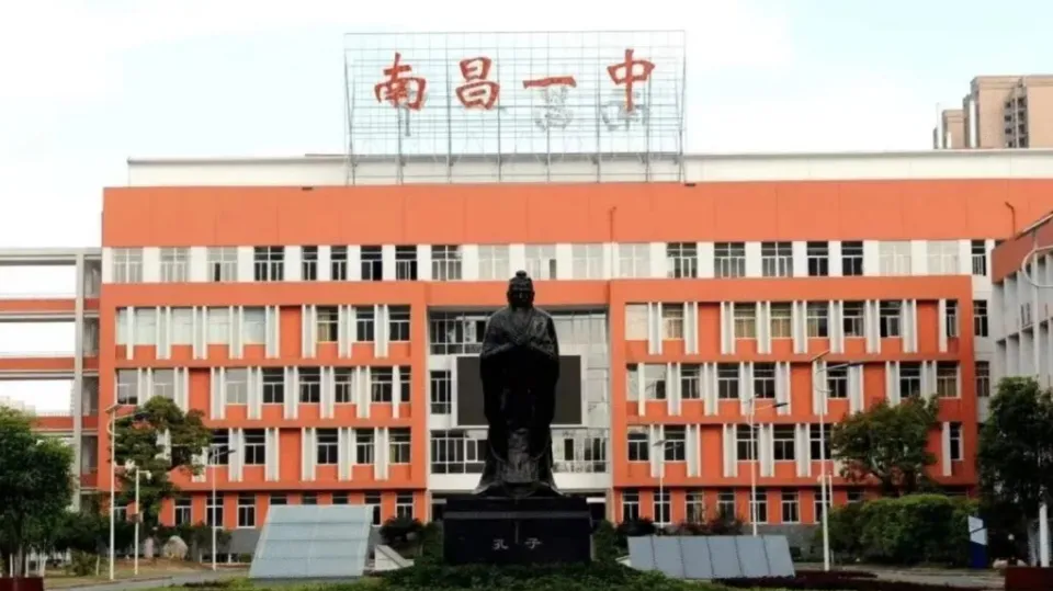 2027 届初三中考前瞻|复盘 2026 年中考分数线与考生情况,结合26届成绩分析,高中录取分数线等,帮2027届初三学子找准备考方向-第18张图片-四季读书网 2027 届初三中考前瞻|复盘 2026 年中考分数线与考生情况,结合26届成绩分析,高中录取分数线等,帮2027届初三学子找准备考方向-第18张图片-四季读书网