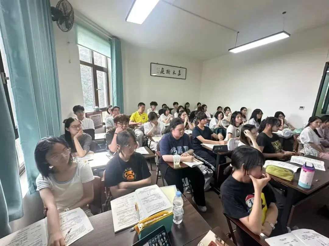 正在报名:史老师高考历史秋季课-第16张图片-四季读书网