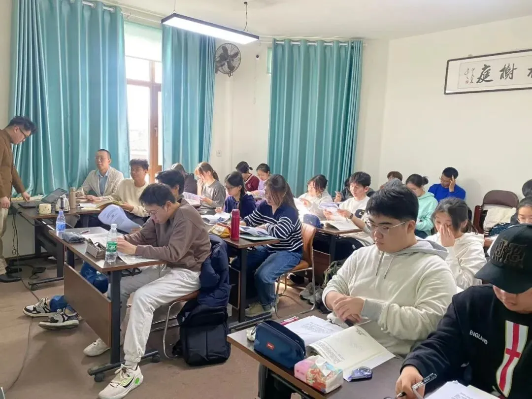 正在报名:史老师高考历史秋季课-第17张图片-四季读书网