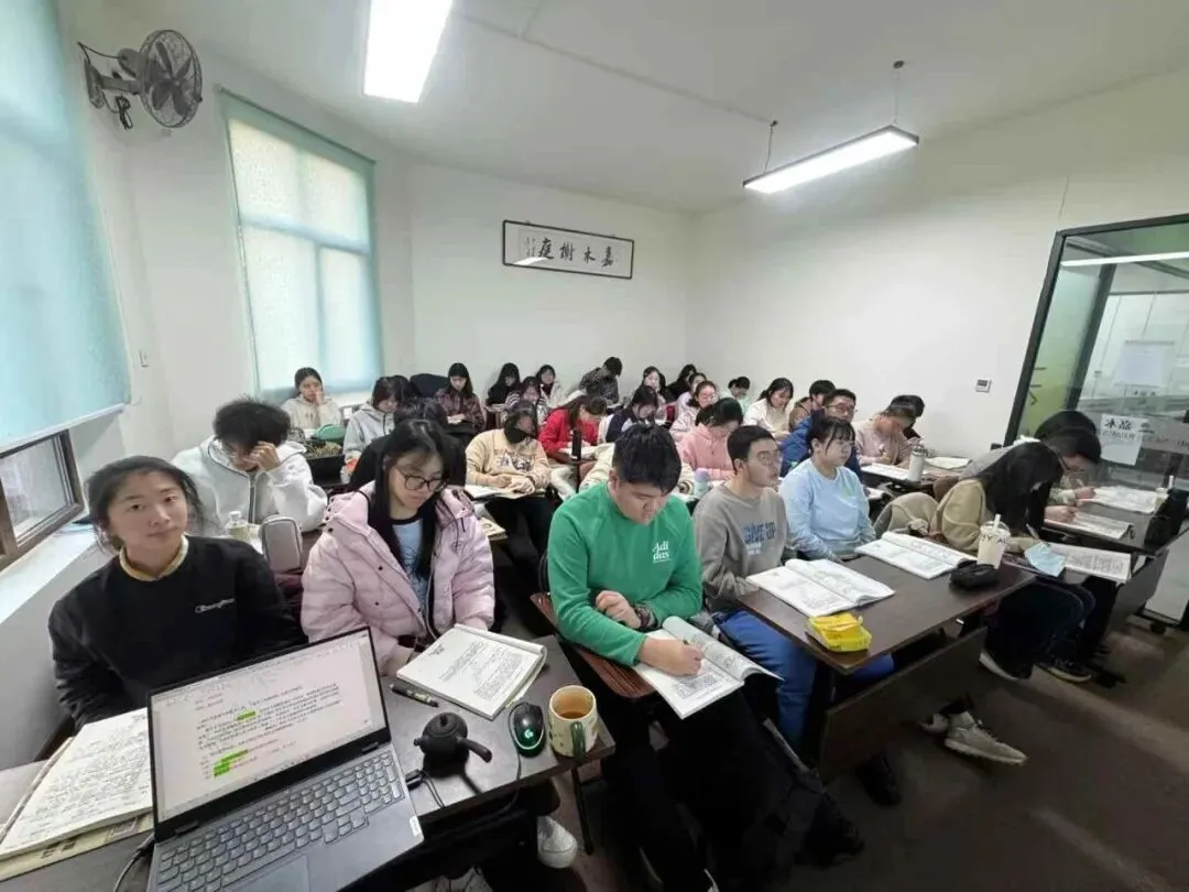 正在报名:史老师高考历史秋季课-第18张图片-四季读书网