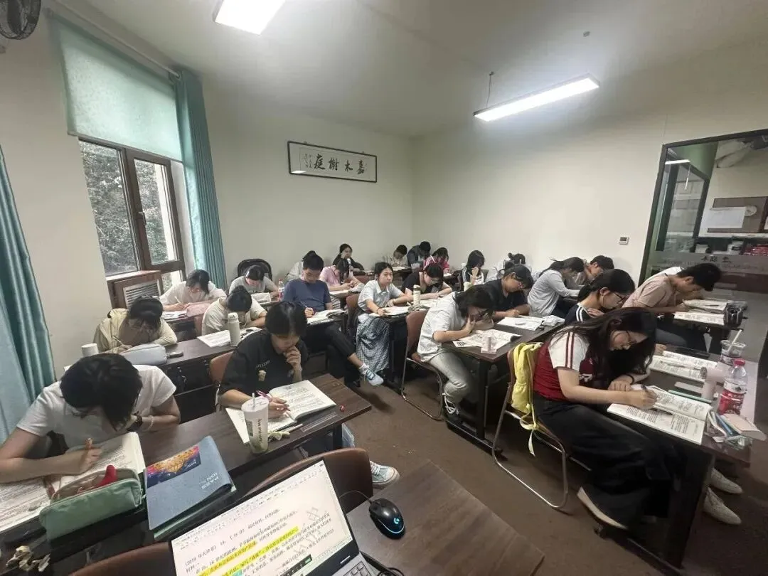 正在报名:史老师高考历史秋季课-第19张图片-四季读书网