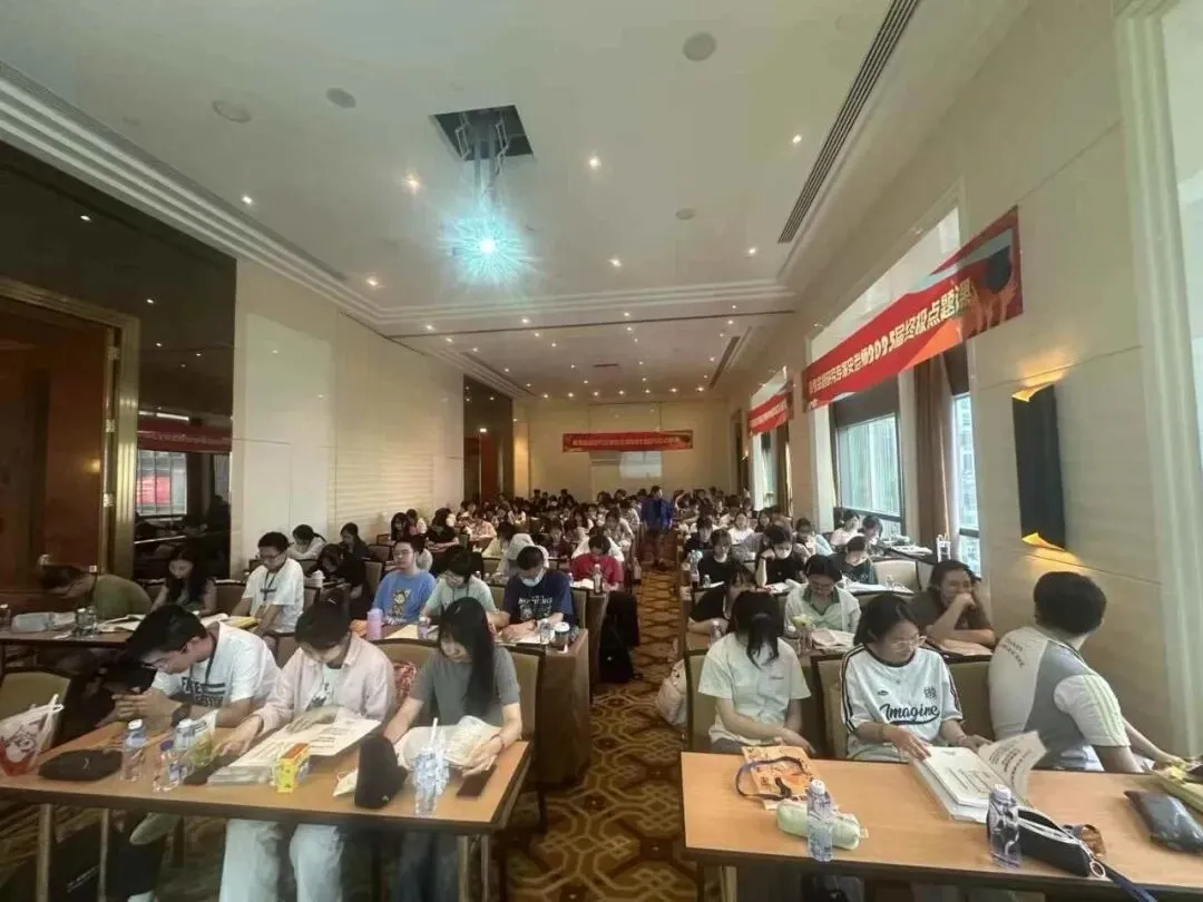 正在报名:史老师高考历史秋季课-第21张图片-四季读书网