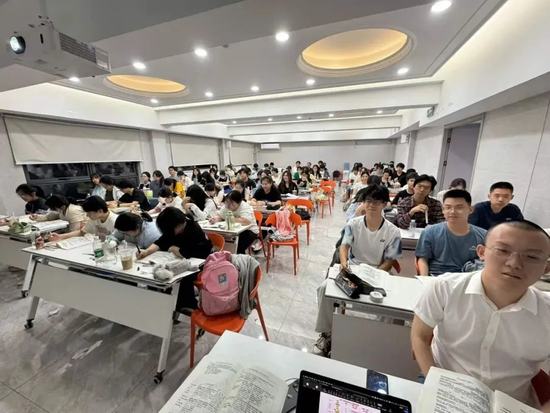 正在报名:史老师高考历史秋季课-第23张图片-四季读书网