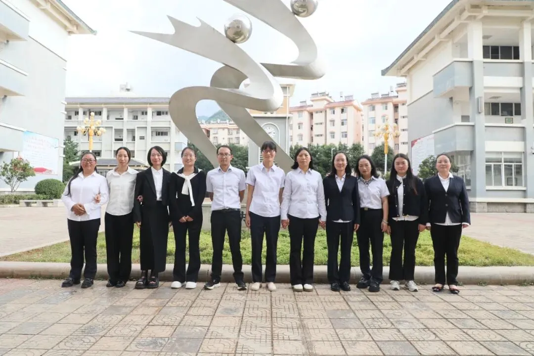 钟屏中学初三年级组|守得云开,共赴山海——九年级教师团队风采展示-第5张图片-四季读书网