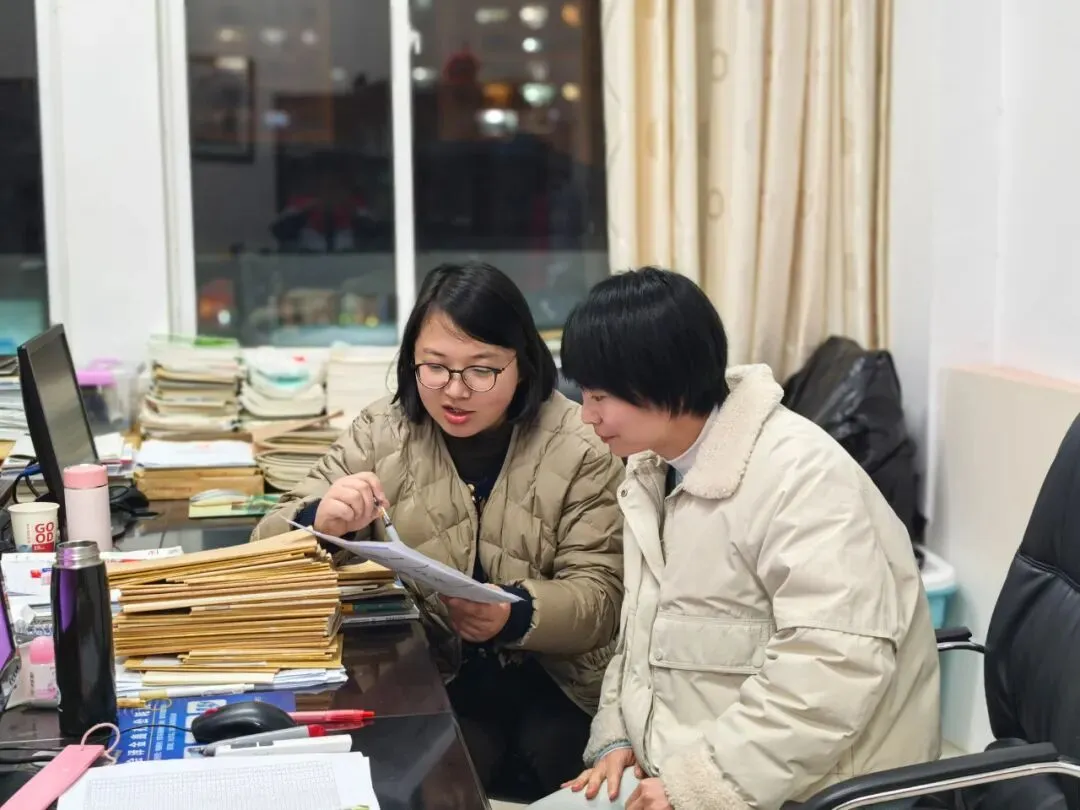 钟屏中学初三年级组|守得云开,共赴山海——九年级教师团队风采展示-第23张图片-四季读书网