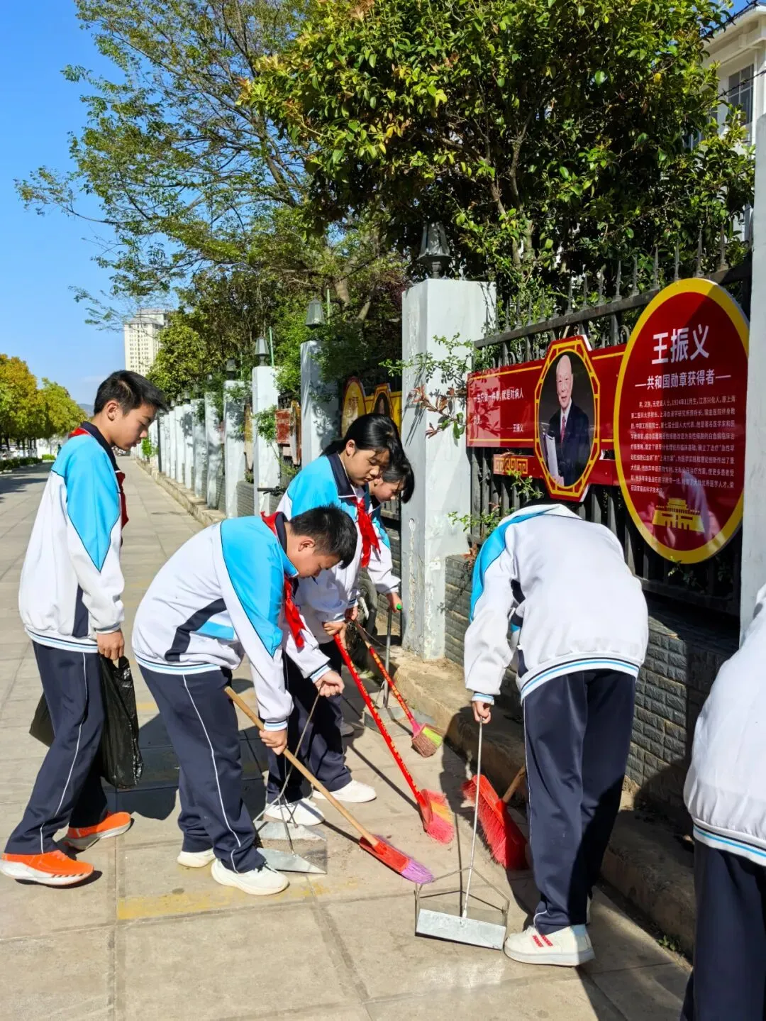 钟屏中学初三年级组|守得云开,共赴山海——九年级教师团队风采展示-第27张图片-四季读书网