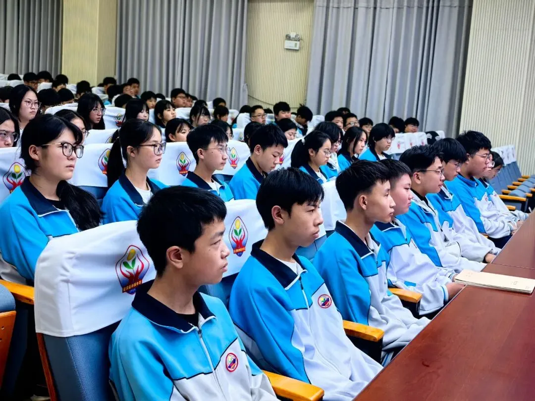 钟屏中学初三年级组|守得云开,共赴山海——九年级教师团队风采展示-第37张图片-四季读书网