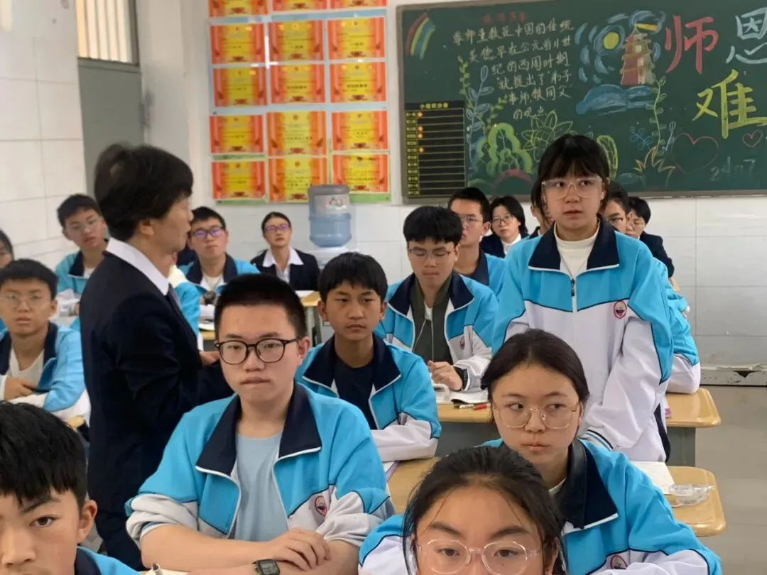 钟屏中学初三年级组|守得云开,共赴山海——九年级教师团队风采展示-第42张图片-四季读书网