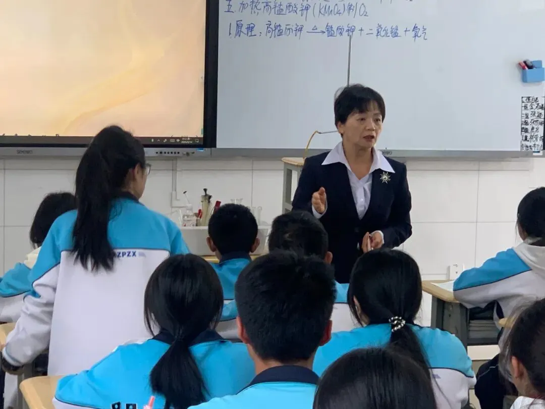 钟屏中学初三年级组|守得云开,共赴山海——九年级教师团队风采展示-第47张图片-四季读书网