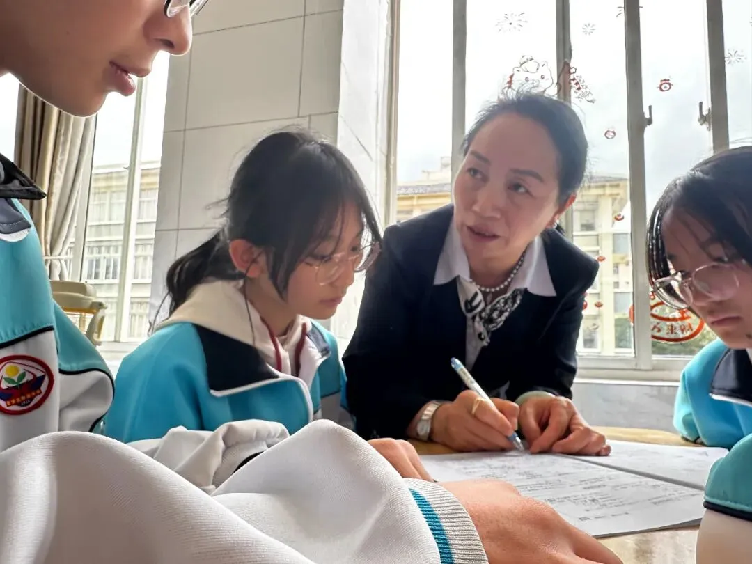 钟屏中学初三年级组|守得云开,共赴山海——九年级教师团队风采展示-第52张图片-四季读书网