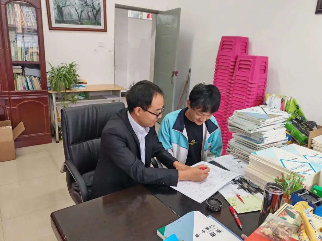 钟屏中学初三年级组|守得云开,共赴山海——九年级教师团队风采展示-第58张图片-四季读书网