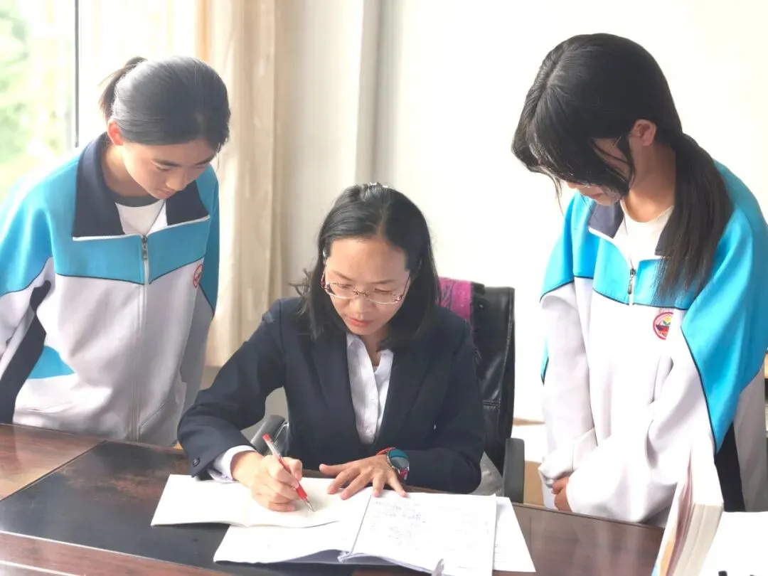 钟屏中学初三年级组|守得云开,共赴山海——九年级教师团队风采展示-第63张图片-四季读书网
