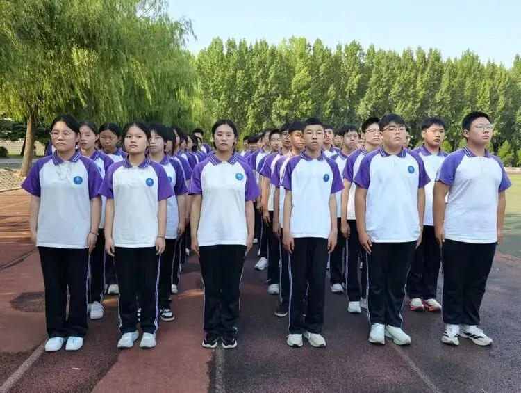 淬火成锋 剑指初三——林虑中学九年级国防教育实践活动圆满落幕-第4张图片-四季读书网 淬火成锋 剑指初三——林虑中学九年级国防教育实践活动圆满落幕-第4张图片-四季读书网