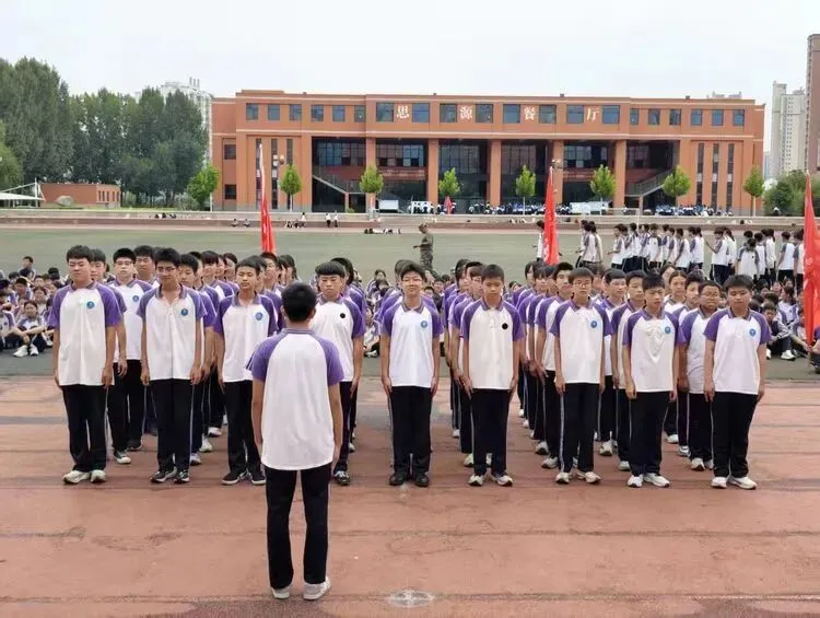 淬火成锋 剑指初三——林虑中学九年级国防教育实践活动圆满落幕-第7张图片-四季读书网 淬火成锋 剑指初三——林虑中学九年级国防教育实践活动圆满落幕-第7张图片-四季读书网