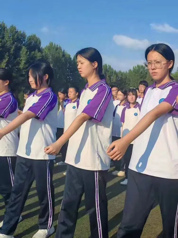 淬火成锋 剑指初三——林虑中学九年级国防教育实践活动圆满落幕-第9张图片-四季读书网 淬火成锋 剑指初三——林虑中学九年级国防教育实践活动圆满落幕-第9张图片-四季读书网