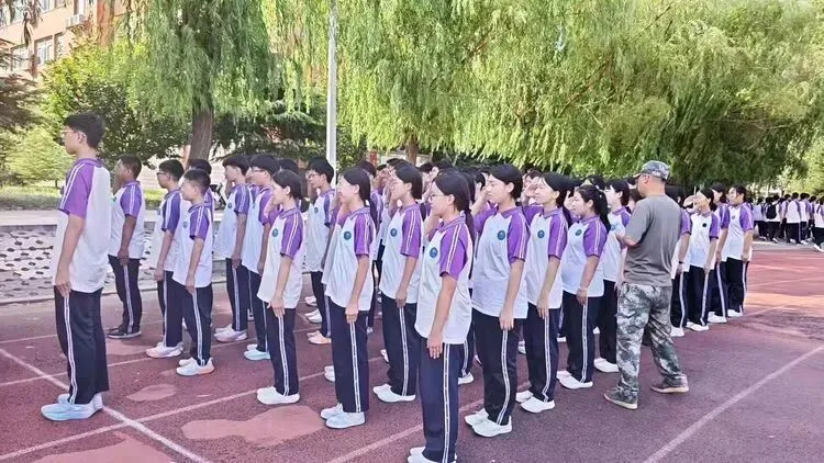 淬火成锋 剑指初三——林虑中学九年级国防教育实践活动圆满落幕-第12张图片-四季读书网 淬火成锋 剑指初三——林虑中学九年级国防教育实践活动圆满落幕-第12张图片-四季读书网