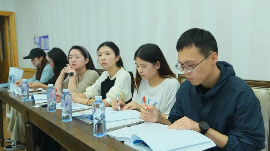 凝心聚力启新程,精研备考战中考|我校圆满召开2027届初三中考备考研讨会-第5张图片-四季读书网 凝心聚力启新程,精研备考战中考|我校圆满召开2027届初三中考备考研讨会-第5张图片-四季读书网