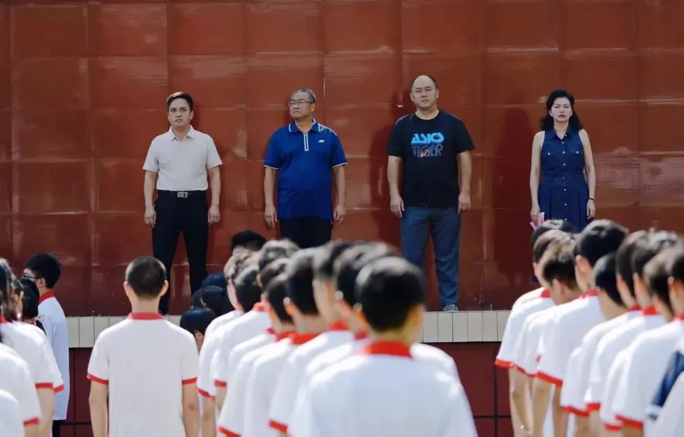 旗扬少年志 奔跑赴中考——永安六中初三跑操授旗仪式-第12张图片-四季读书网 旗扬少年志 奔跑赴中考——永安六中初三跑操授旗仪式-第12张图片-四季读书网