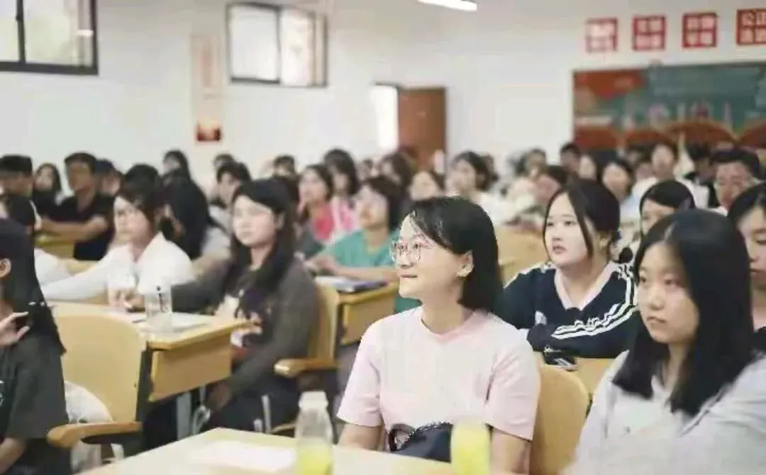 35岁二孩宝妈裸考再战高考,重返大学学中医,年龄从来不是人生的上限-第1张图片-四季读书网