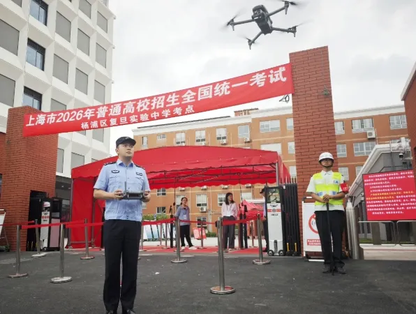 上海 26 年高考,一共六万多名考生,竟然有 6000 多人报名警校.就是说,上海 10 名考生,就有一个报名了警校,这还叫考生意愿不强烈?-第2张图片-四季读书网