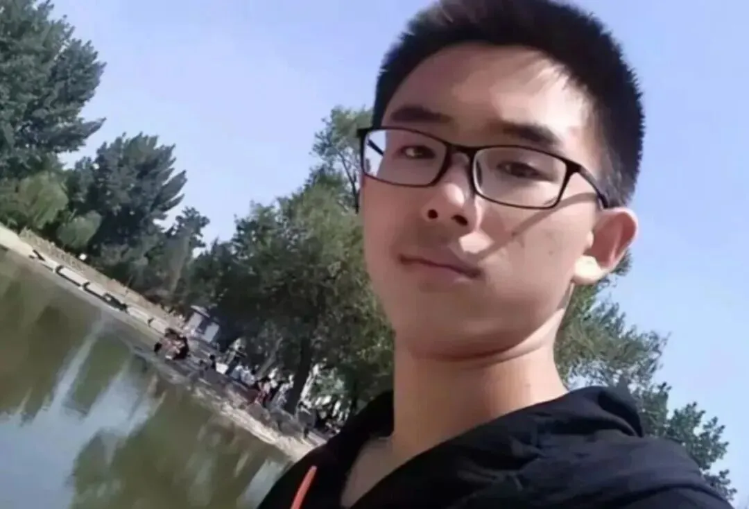 高考状元常书杰:沉迷游戏被北大劝退,复读712分再战高考,如今发展如何?-第3张图片-四季读书网 高考状元常书杰:沉迷游戏被北大劝退,复读712分再战高考,如今发展如何?-第3张图片-四季读书网