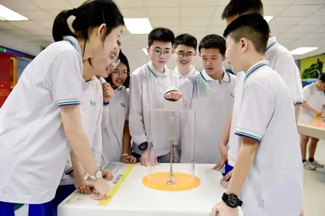数字说话:华新学校,2026年中考成绩告诉你什么是白云区性价比之王!-第20张图片-四季读书网