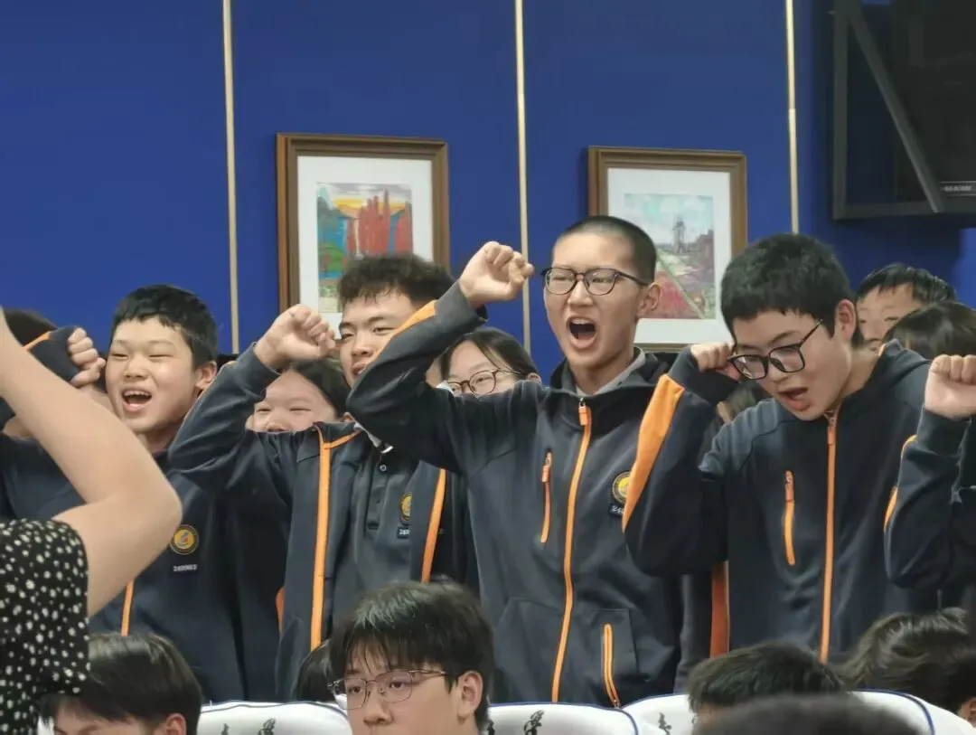 启初三新程 逐青春梦想 ——励志学校初三年级举行新学期誓师大会-第5张图片-四季读书网