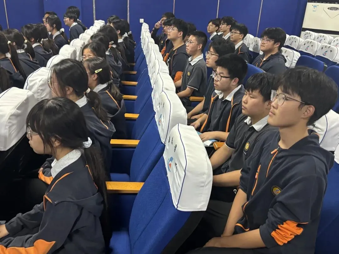 启初三新程 逐青春梦想 ——励志学校初三年级举行新学期誓师大会-第8张图片-四季读书网