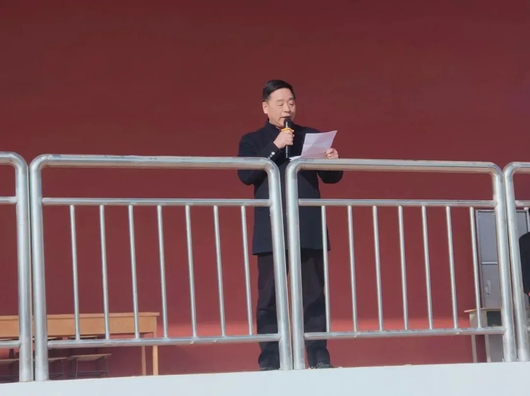 比进步 树标杆 共成长—初三年级举行2022年秋季总结表彰活动-第7张图片-四季读书网 比进步 树标杆 共成长—初三年级举行2022年秋季总结表彰活动-第7张图片-四季读书网