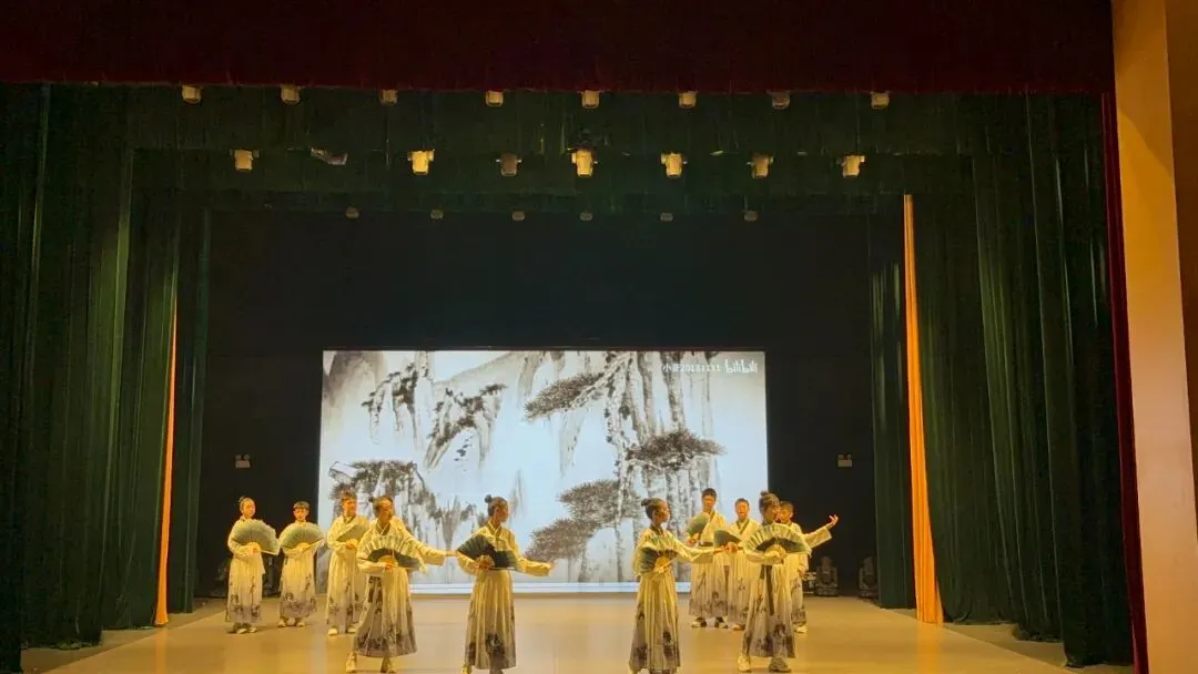 初一拾光记!-第13张图片-四季读书网 初一拾光记!-第13张图片-四季读书网