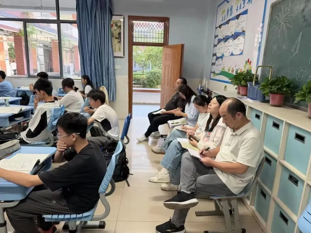 推门观课探实效,凝心聚力战中考-第20张图片-四季读书网 推门观课探实效,凝心聚力战中考-第20张图片-四季读书网