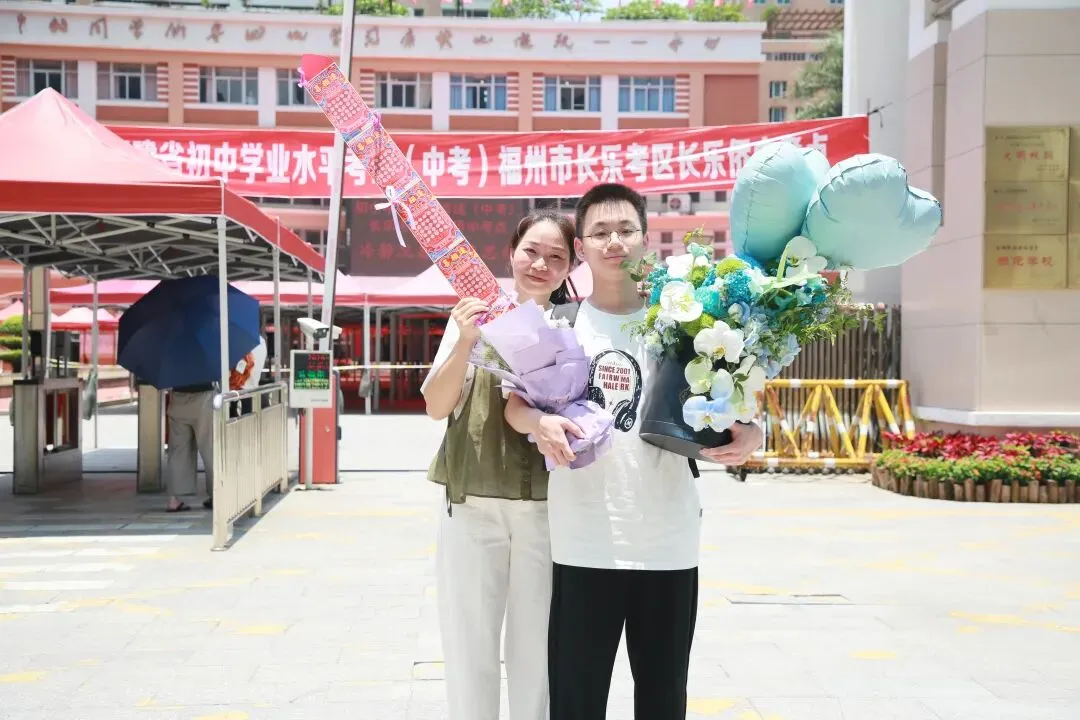 中考落幕|少年此程圆满,前路繁花万丈-第15张图片-四季读书网 中考落幕|少年此程圆满,前路繁花万丈-第15张图片-四季读书网