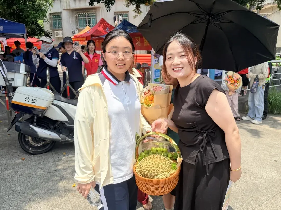 中考落幕|少年此程圆满,前路繁花万丈-第16张图片-四季读书网 中考落幕|少年此程圆满,前路繁花万丈-第16张图片-四季读书网