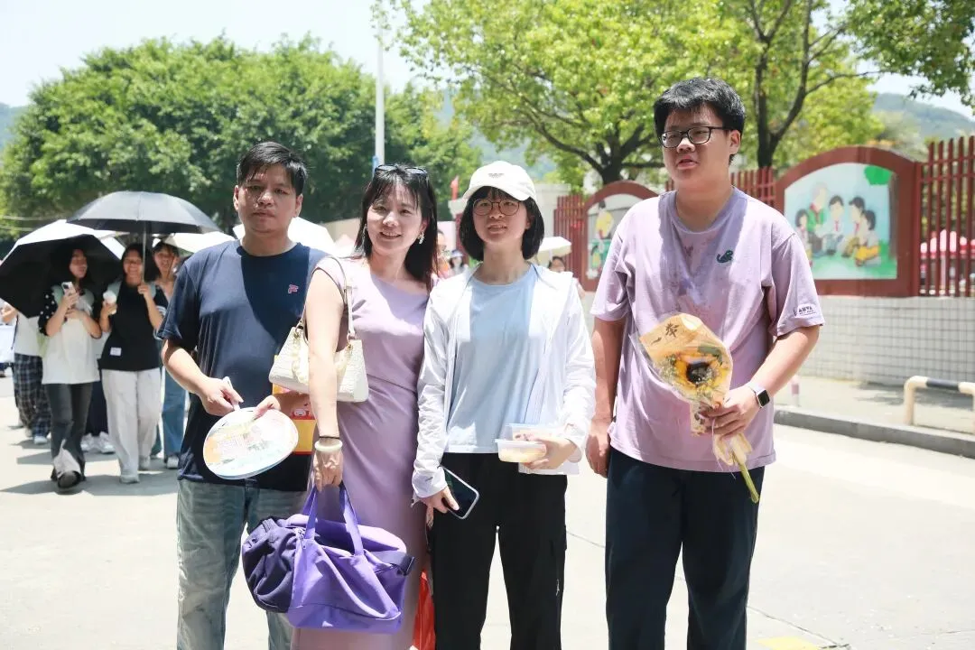中考落幕|少年此程圆满,前路繁花万丈-第17张图片-四季读书网 中考落幕|少年此程圆满,前路繁花万丈-第17张图片-四季读书网