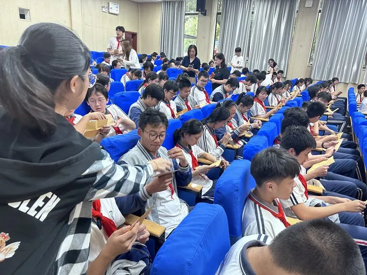 赓续长征精神,奔赴初三远征 | 陆行北校2027届初三学生大会-第39张图片-四季读书网