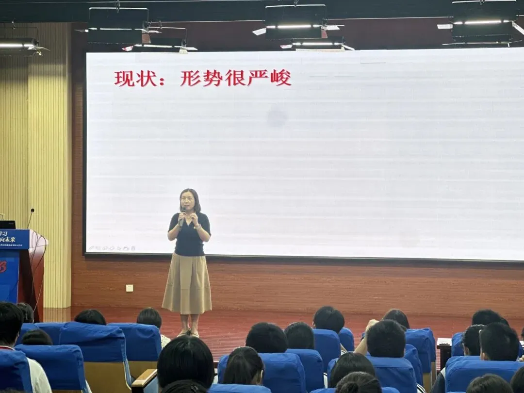 赓续长征精神,奔赴初三远征 | 陆行北校2027届初三学生大会-第53张图片-四季读书网