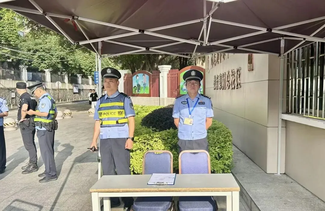 高考首日,每一个奔赴考场的你,都在闪闪发光!-第28张图片-四季读书网 高考首日,每一个奔赴考场的你,都在闪闪发光!-第28张图片-四季读书网