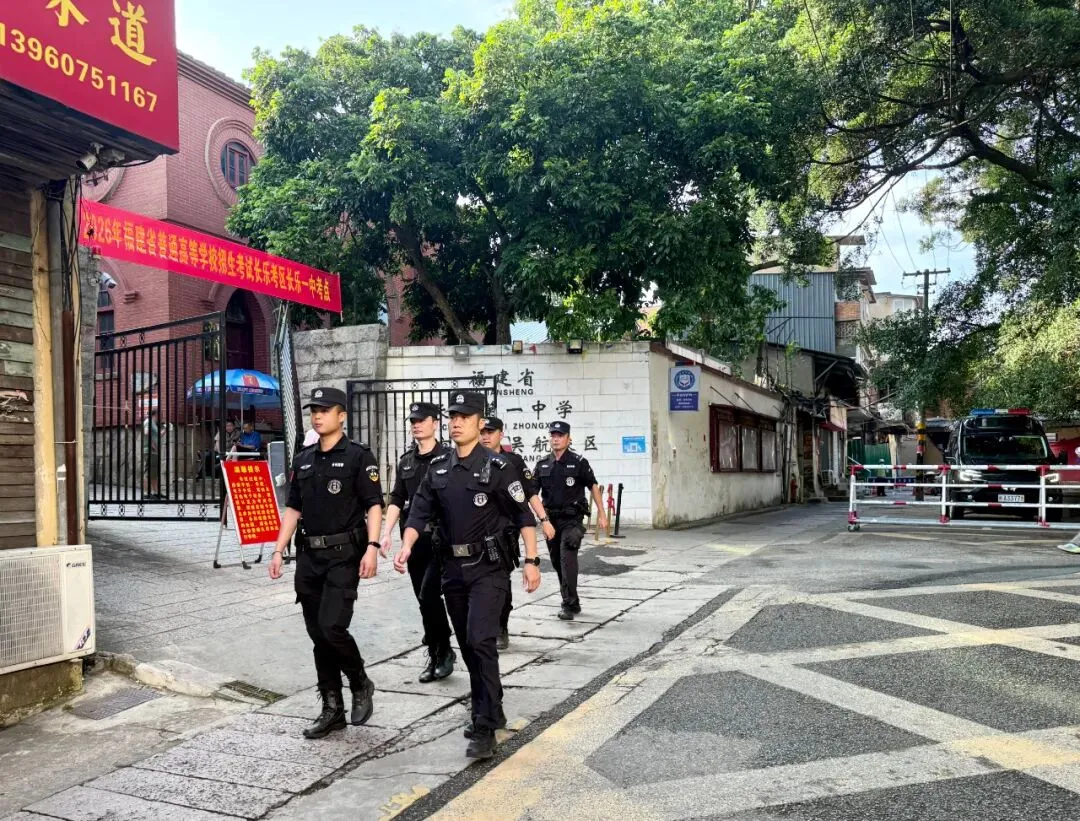 高考首日,每一个奔赴考场的你,都在闪闪发光!-第31张图片-四季读书网 高考首日,每一个奔赴考场的你,都在闪闪发光!-第31张图片-四季读书网