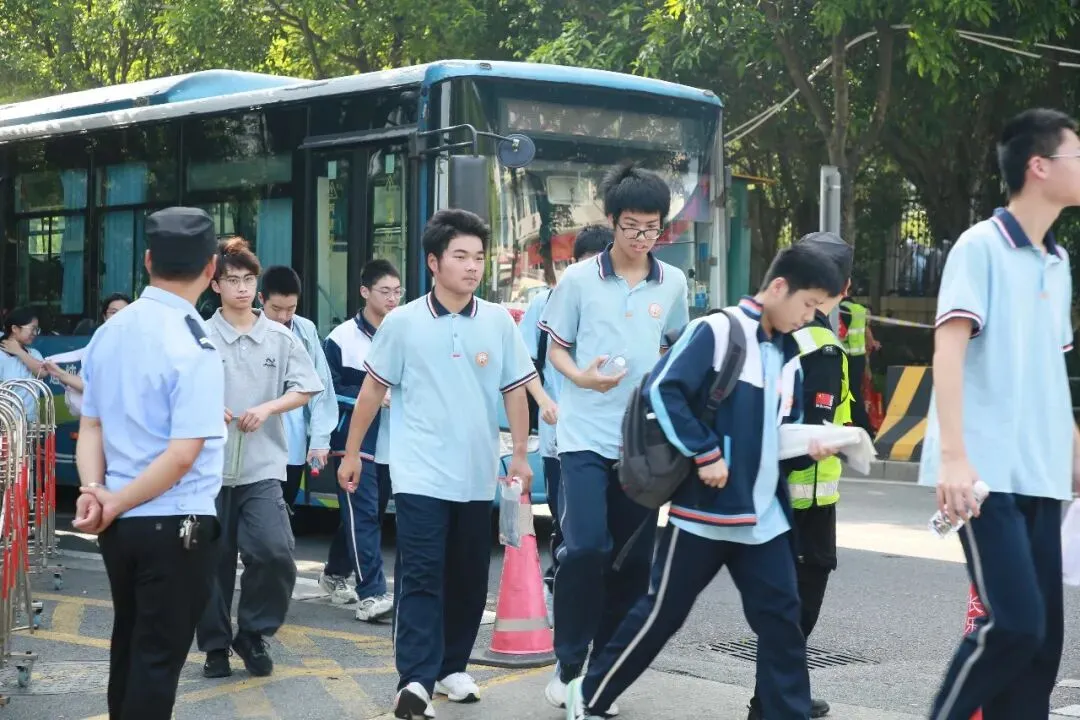 中考首日!长乐8400余名少年出征!-第5张图片-四季读书网