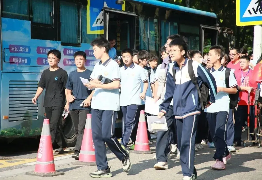 中考首日!长乐8400余名少年出征!-第7张图片-四季读书网