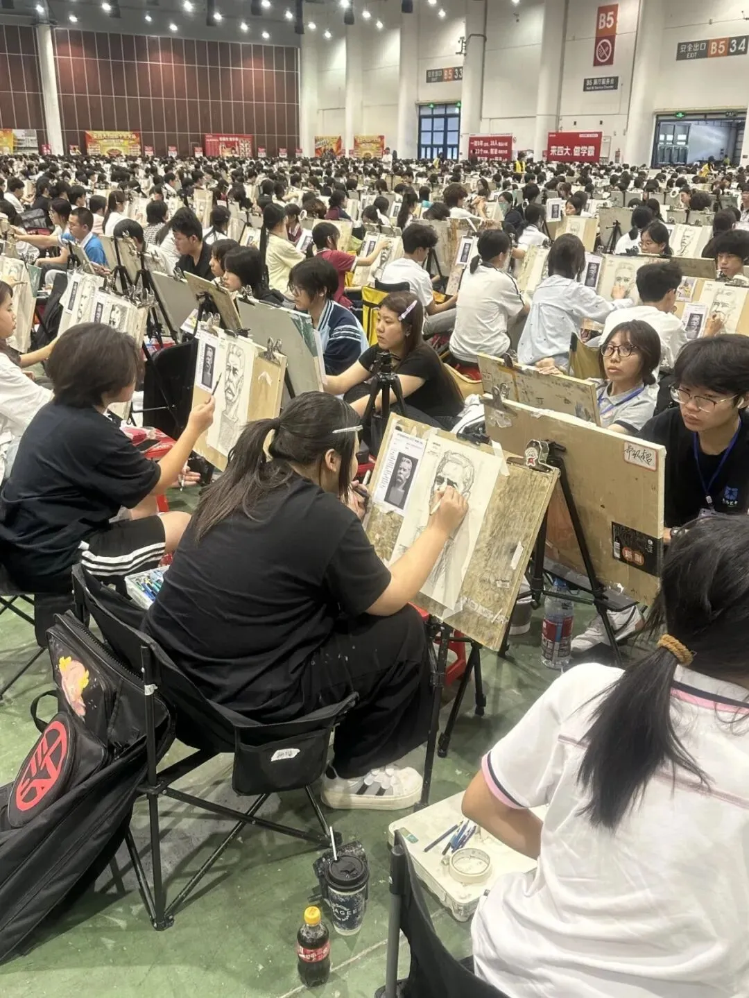 模考砺锋芒|2027 福建美术一模,三明铭思美术高考学子实战出征!-第9张图片-四季读书网 模考砺锋芒|2027 福建美术一模,三明铭思美术高考学子实战出征!-第9张图片-四季读书网